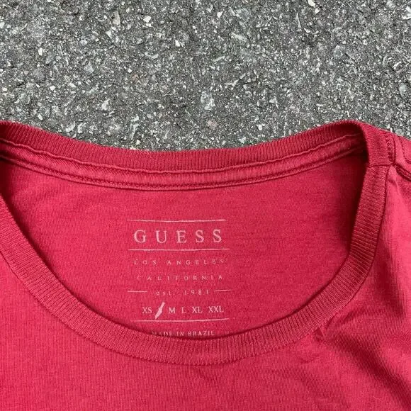 vintage 2000s boxy red guess graphic tee - Picture 5 of 5